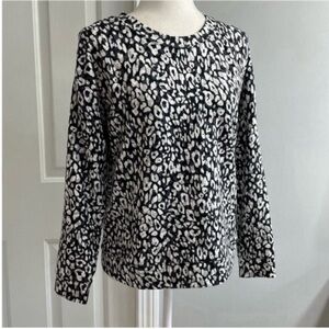 Tahari Black and White Animal
Print Top Size S